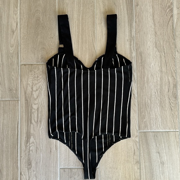 Small Express Striped Bodysuit - Picture 3 of 3